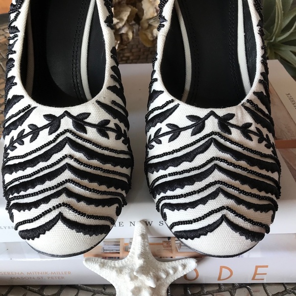 TORY BURCH LUCIA BLOCK HEELS - Picture 4 of 12